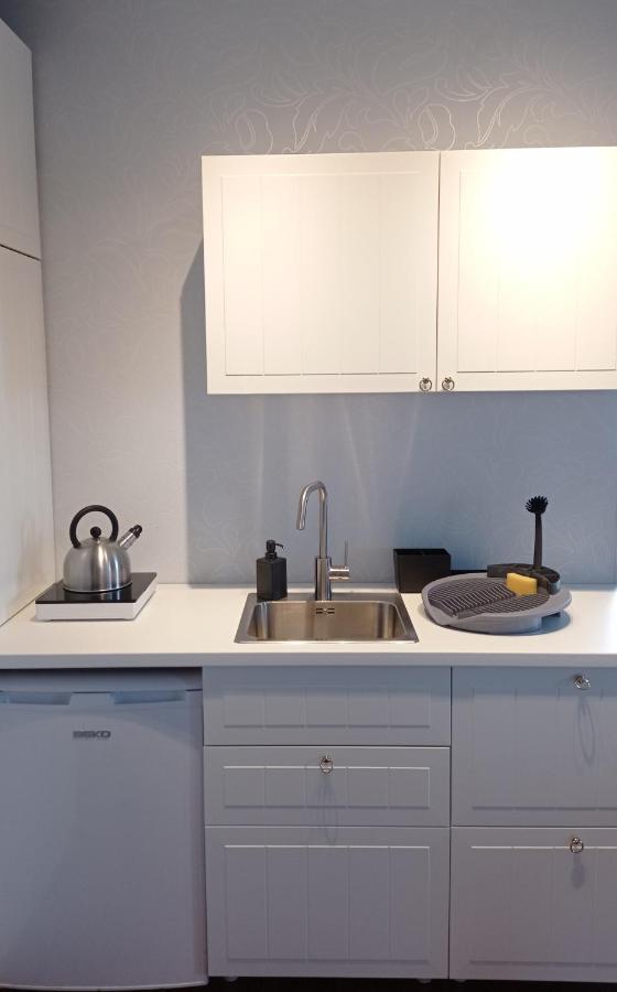 Apartment 39 *