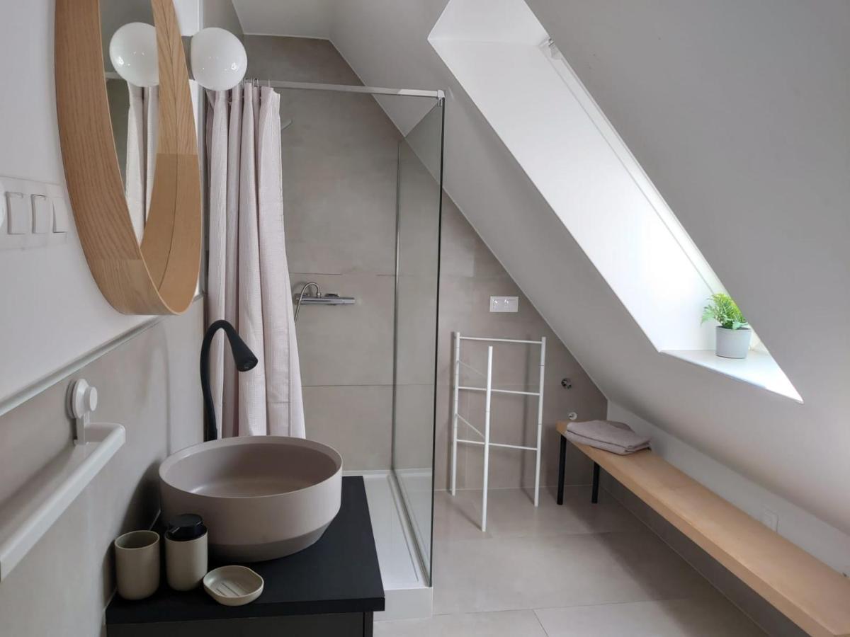 Apartment 39 *
